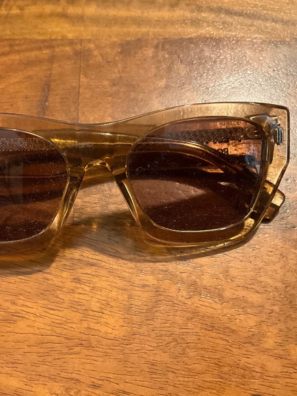 Luxury Fendi Sunglasses, Gold